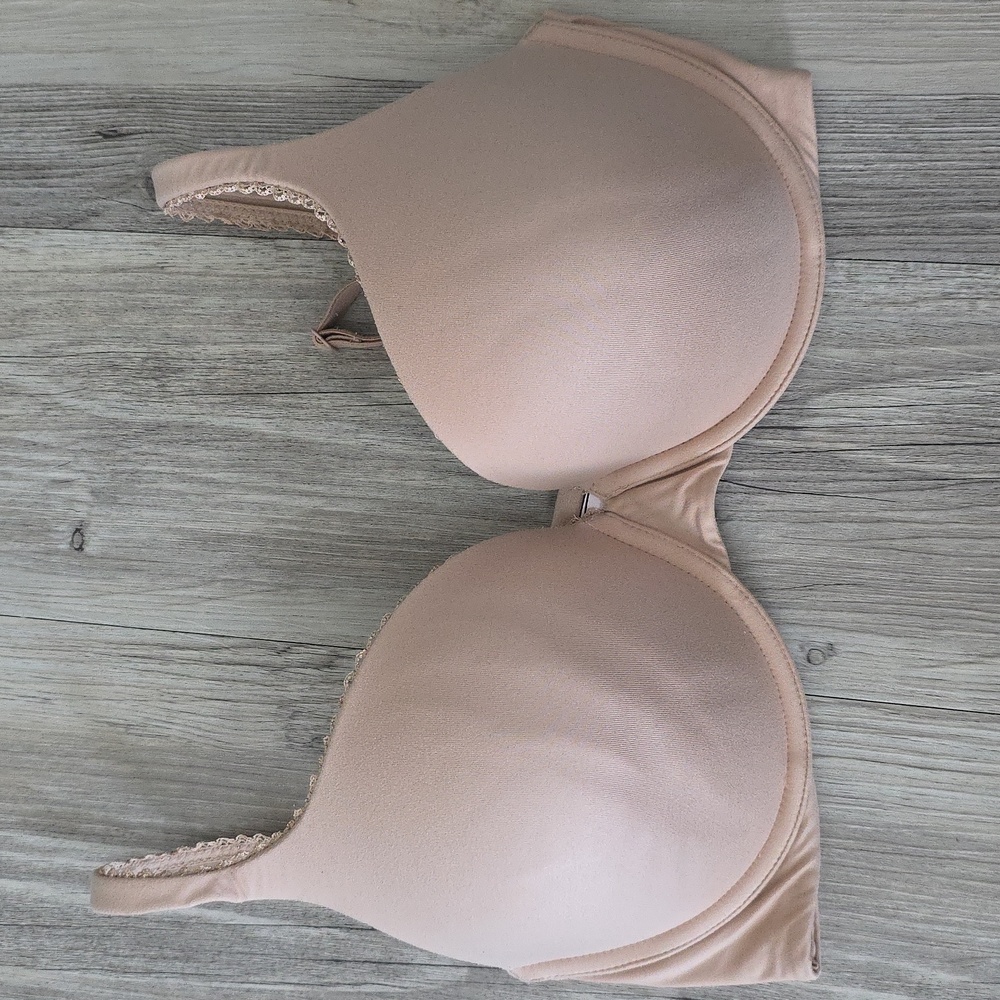 Victoria Secret Women's Nude Bra